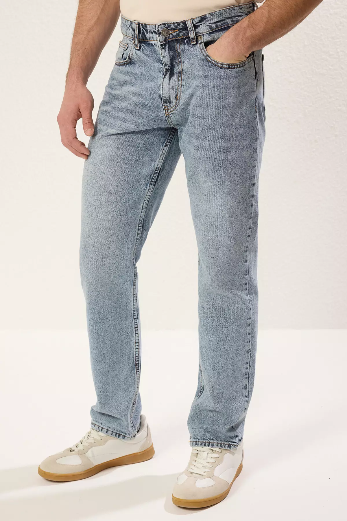 Straight Fit Jeans