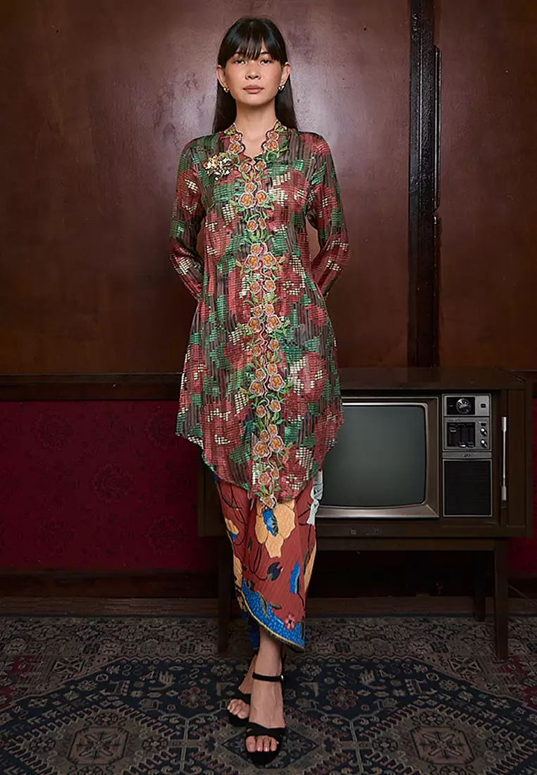 Buy MASLEA Kebaya Cikgu Anom Top 2026 Online | ZALORA