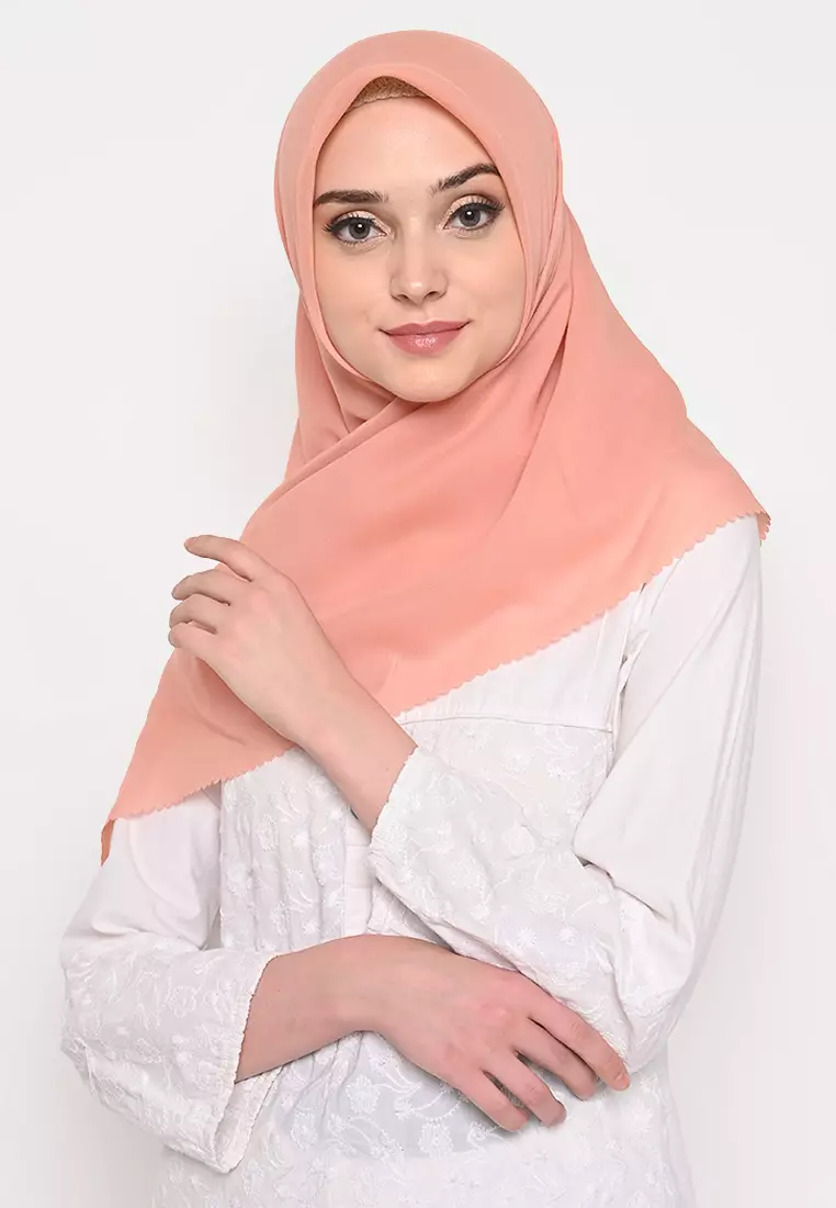 Hijab Segi 4 Bella Basic Lasercut Peach