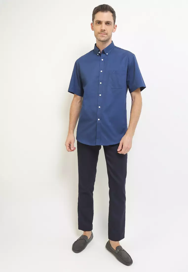 Ethan White Kemeja Lengan Pendek Regular Solid Letta - Dark Blue Smart Casual