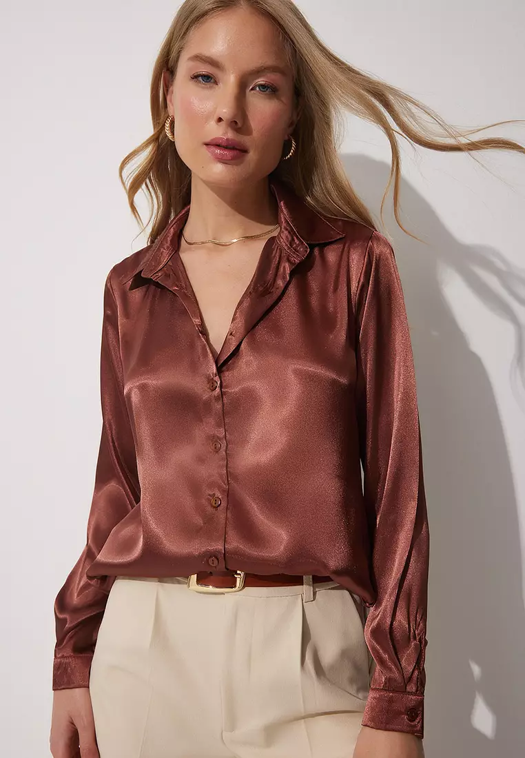 Slightly Flowing Satin Shirt