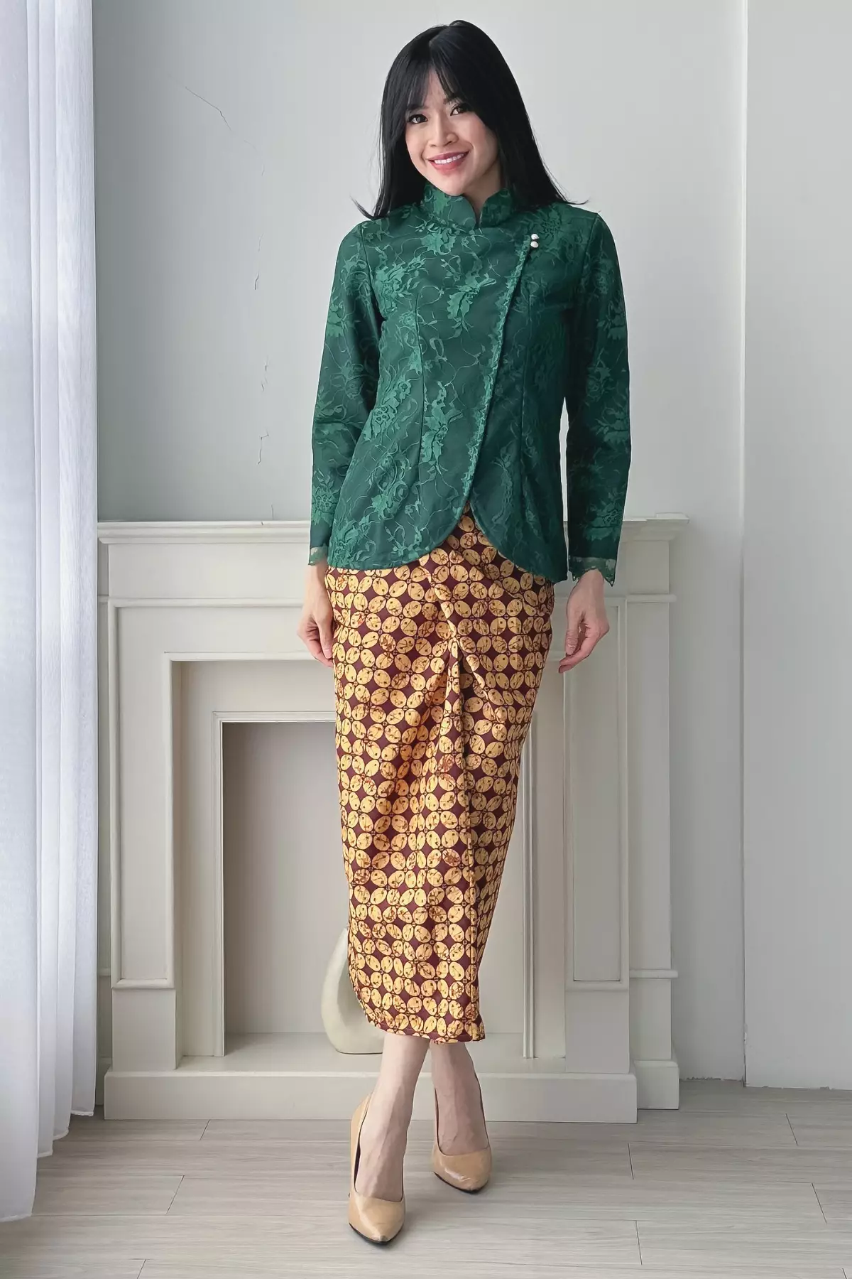 Jeng Dipha Brukat Emerald Kebaya Janggan