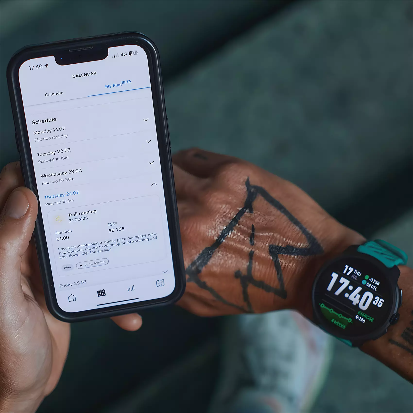 Suunto Race 2 - Jam Tangan Unisex - Dark Brushed Titanium Striped Two-Tone Black Silicone Strap - SS051202000