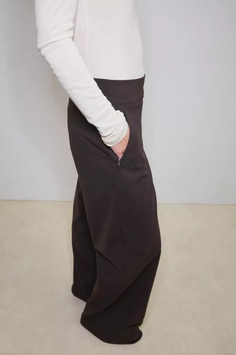 Four-way Stretch Wide Trousers