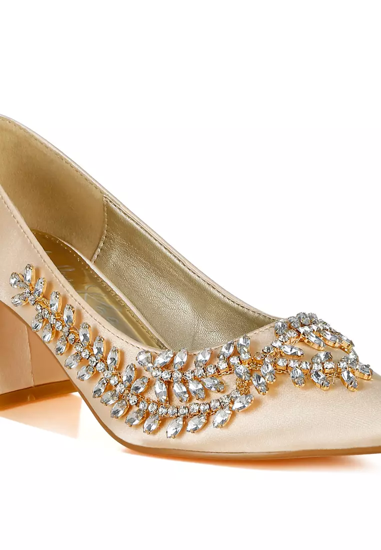 Sepatu Pumps Berhias Satin Berlian Imitasi Warna Beige