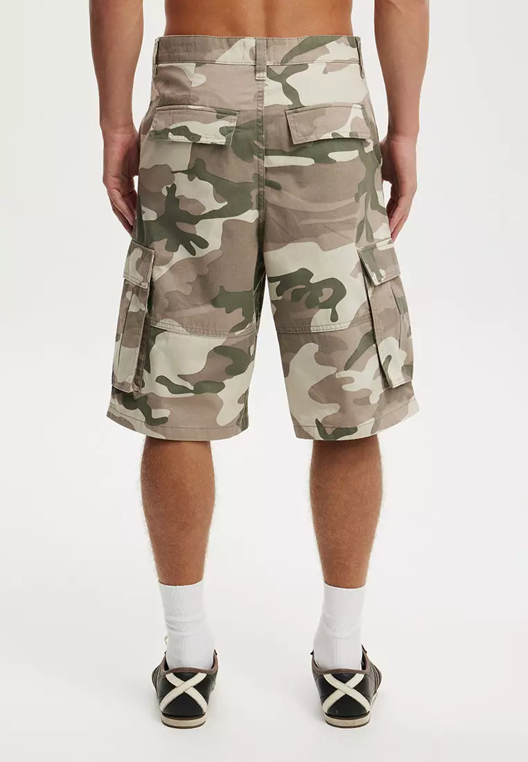 特寬鬆工裝短褲