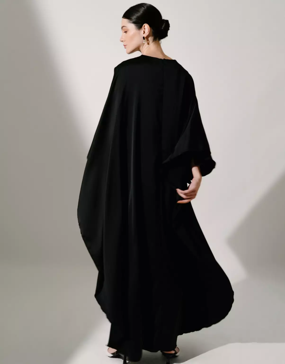 Demure Signature - SARA KAFTAN IN SHIMMER SATIN  -  DRESS