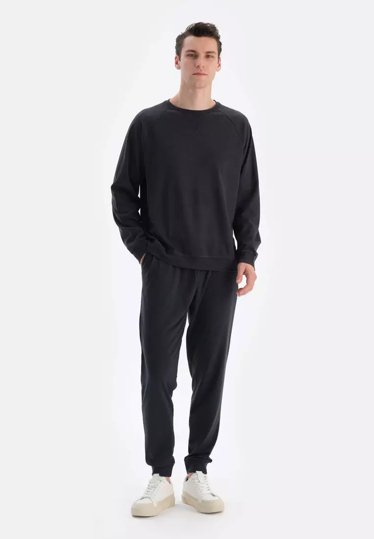 Smoke Sweatshirt, Crew Neck, Regular, Long Sleeve Loungewear for Men