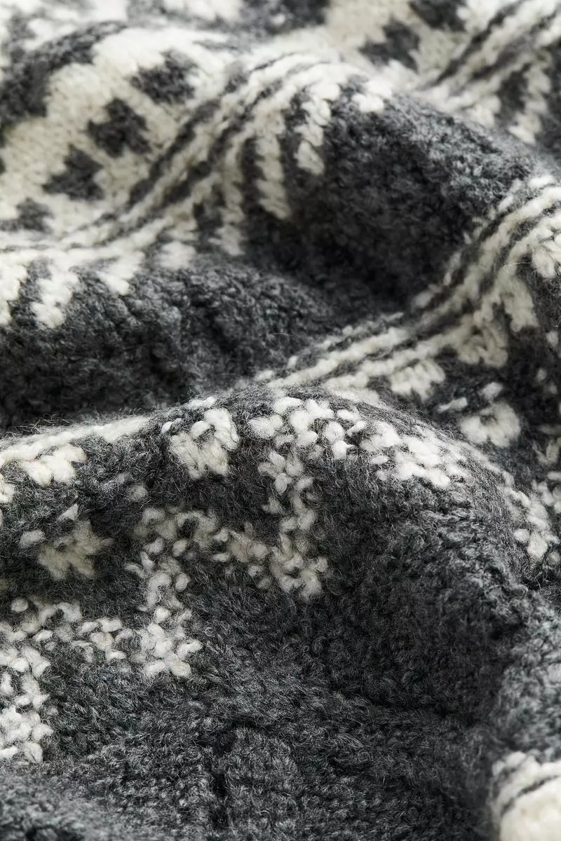 Jacquard-knit jumper