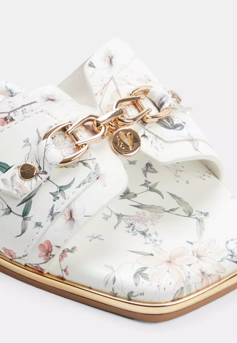 Alamassi Flat Sandals