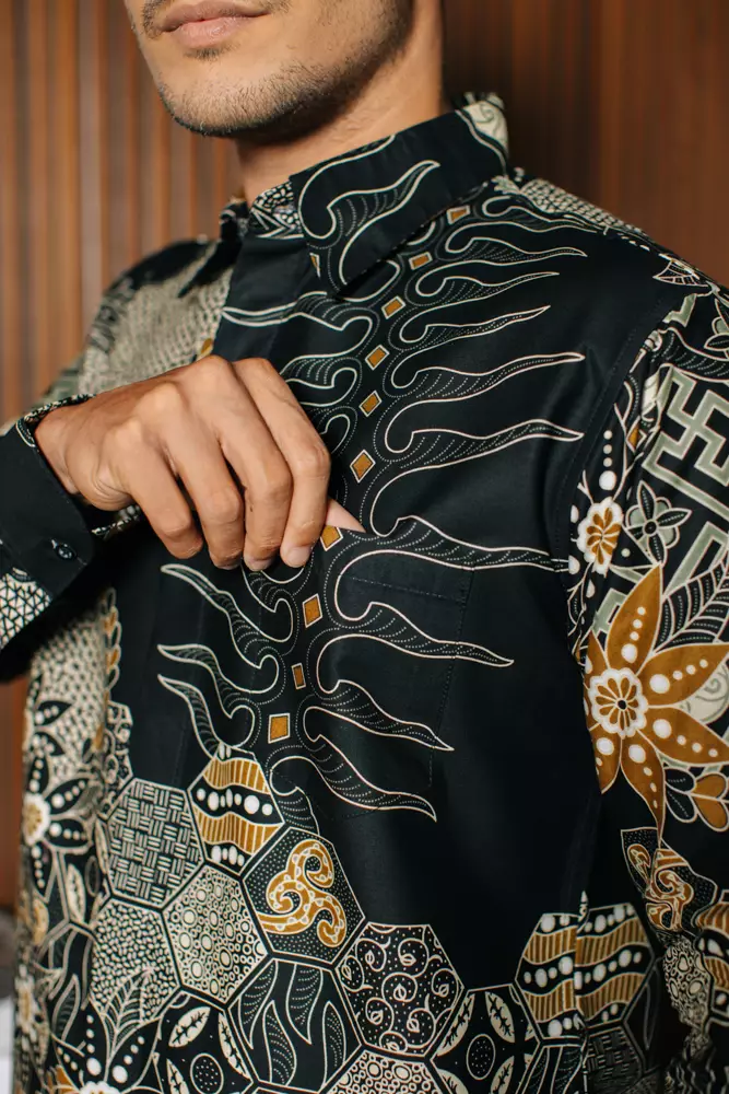 Arvian Black Kemeja Batik Slim fit Tricot Pria Katun