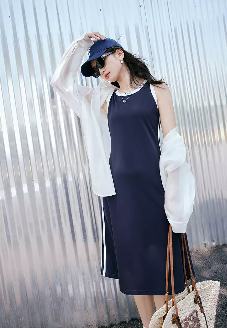 Sleeveless Sports Dress with Side Stripe