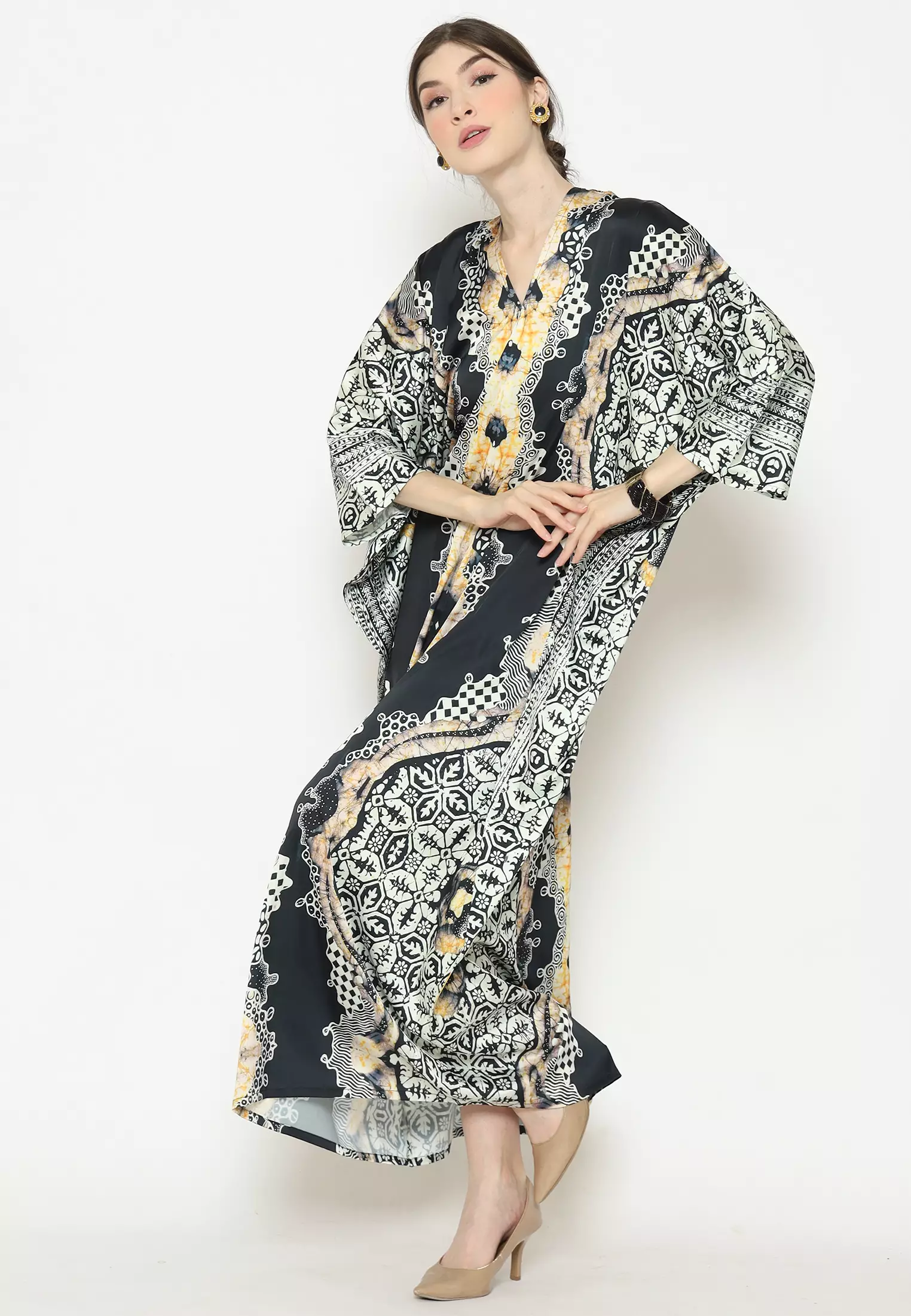 Kanzi Short Sleeve Batik Kaftan Black and White