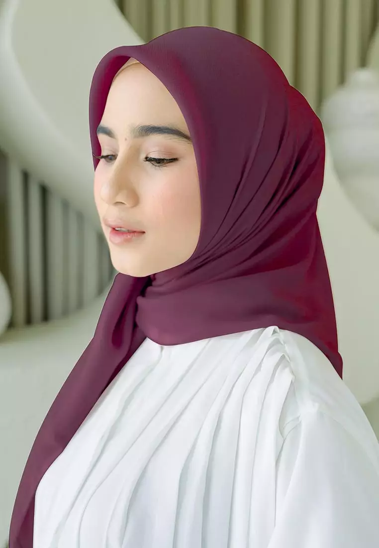 Polly Cotton (Hijab Segiempat Bella Square) Magenta