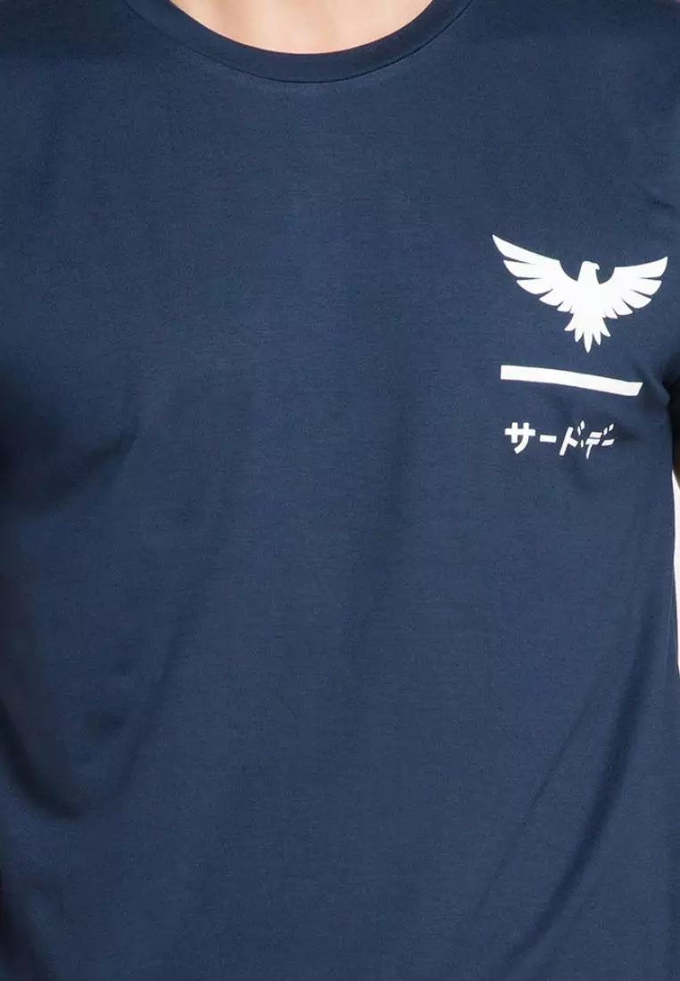 MTE36F Kaos Pria Unisex eagle underline katakana Navy