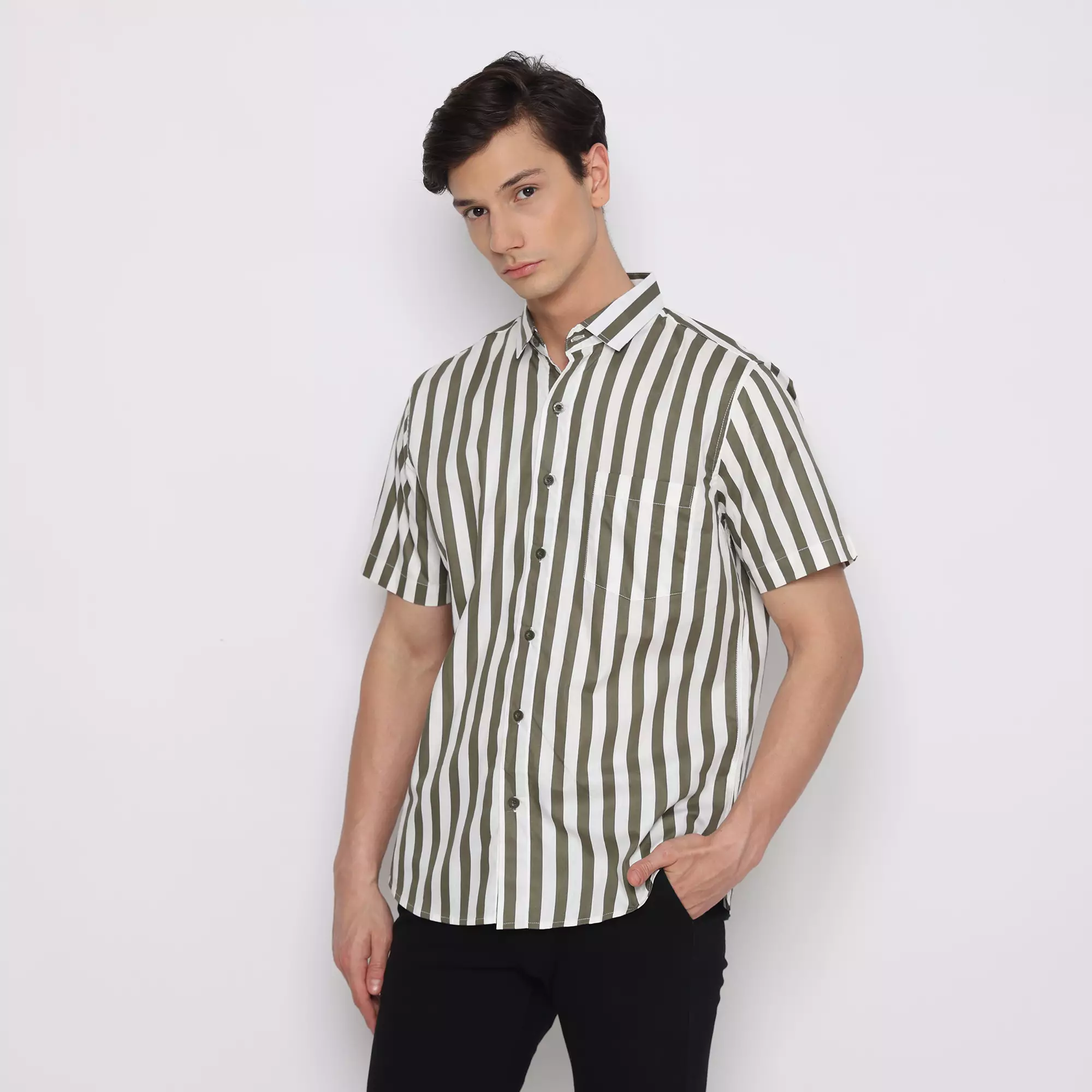 Platini Kemeja Motif Salur Pria Lengan Pendek Katun Hijau Army 73411