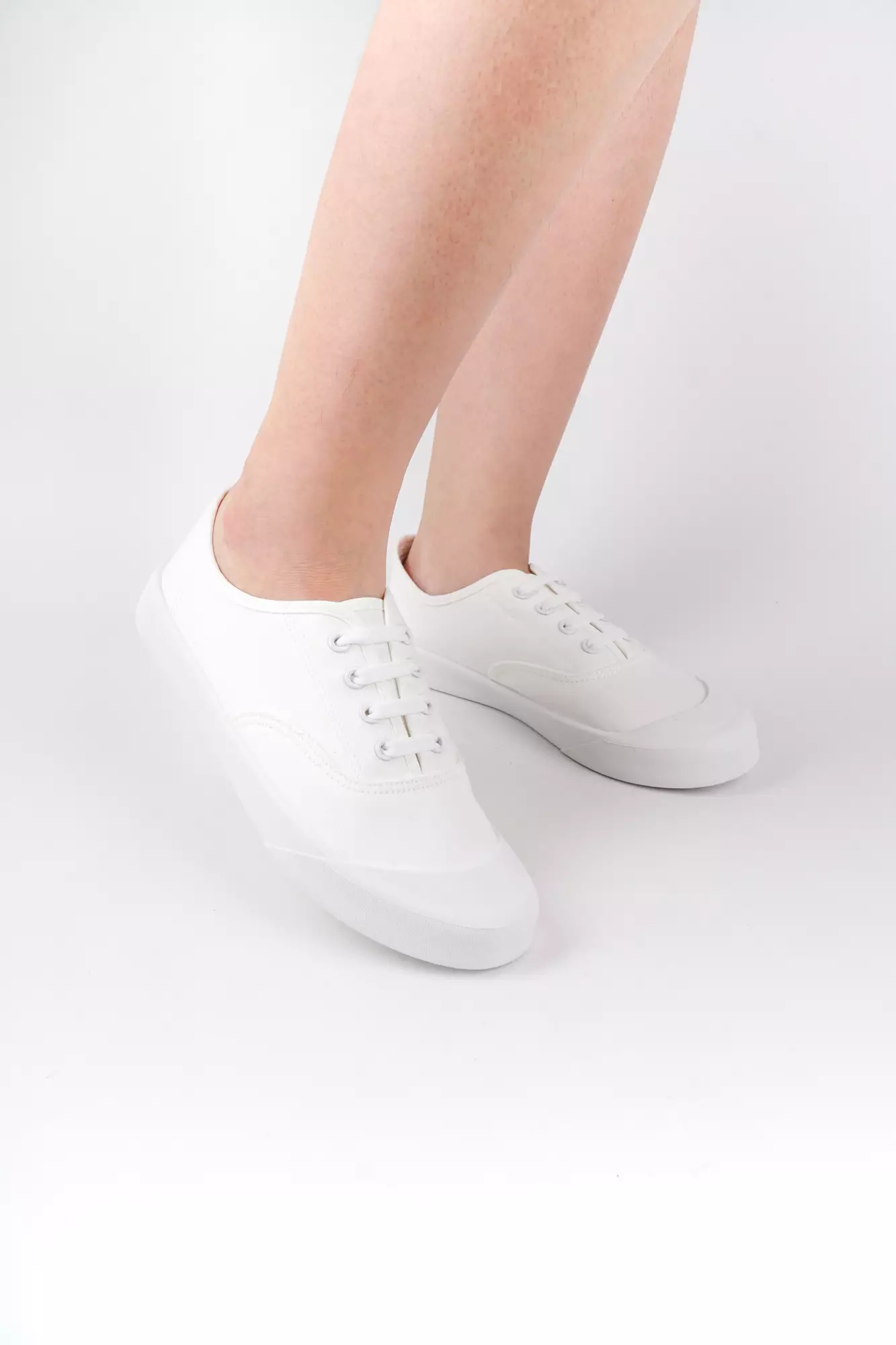Blow Vera Sepatu Sneakers Wanita Sport Shoes White Sepatu Sekolah BLAS 0047