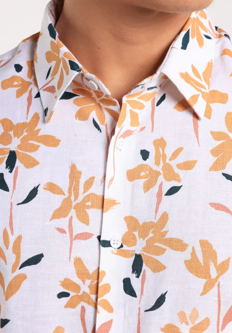 MOC - Kemeja Motif Lengan Pendek Pria Pietro - White