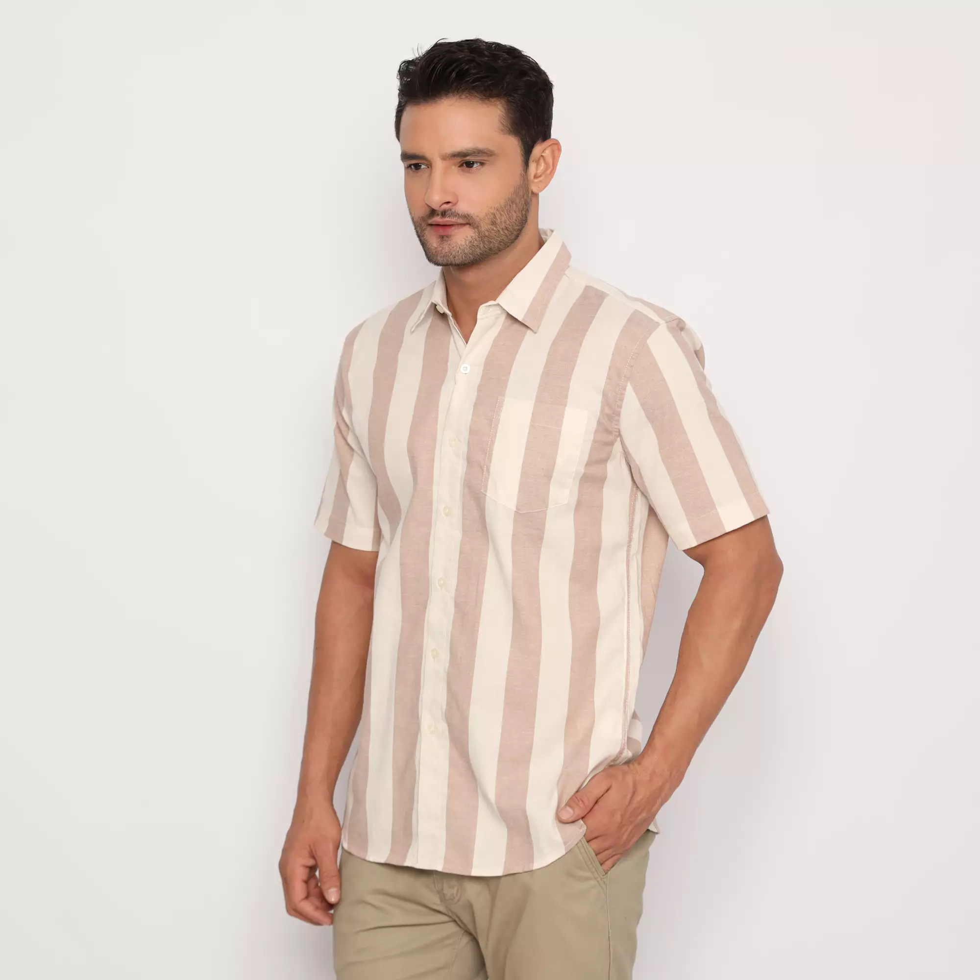 Platini Kemeja Motif Salur Pria Lengan Pendek Katun Oxford Coklat Muda 73337