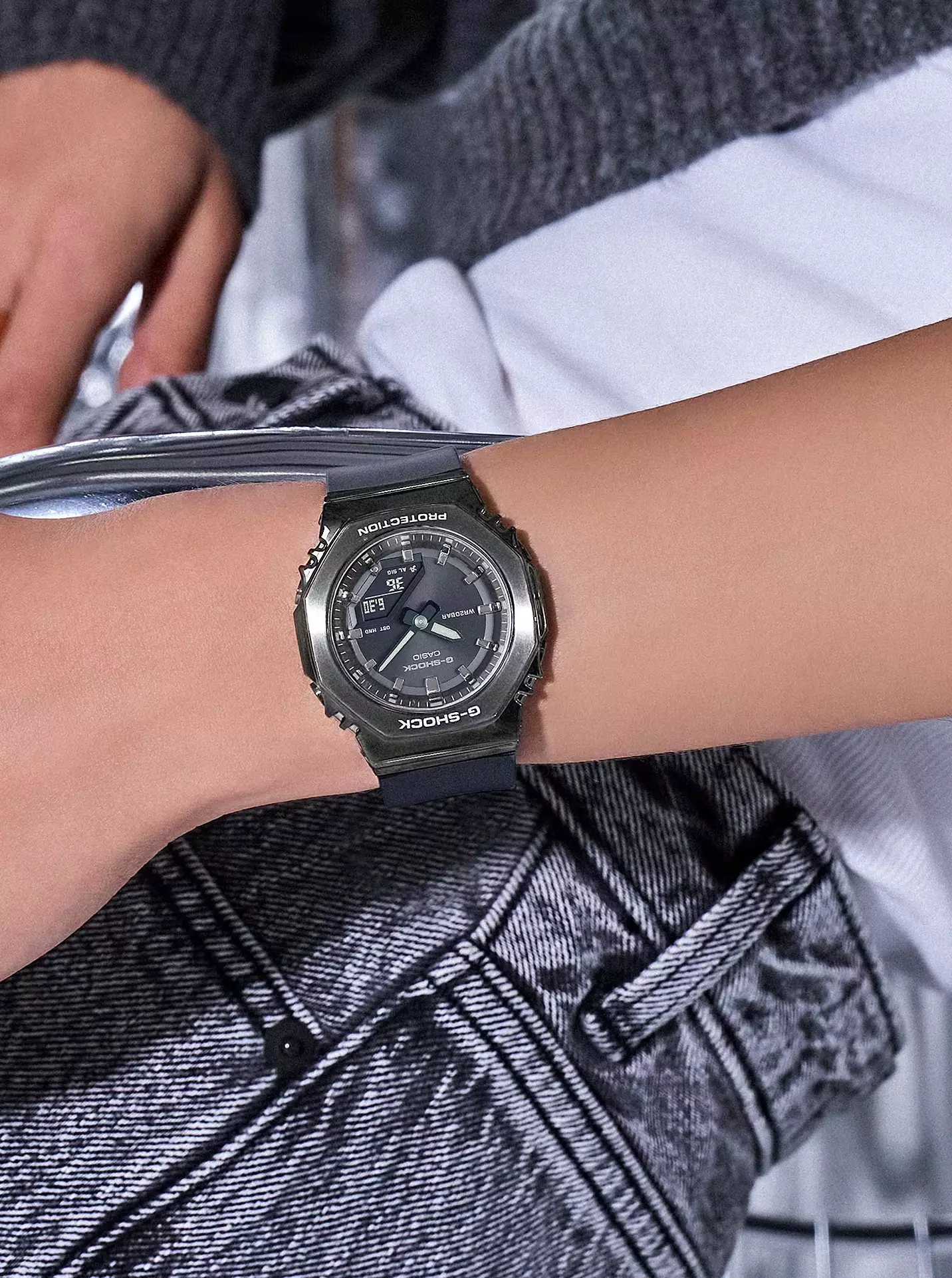 Women GM-S2110B-8A Analog Digital Resin Band