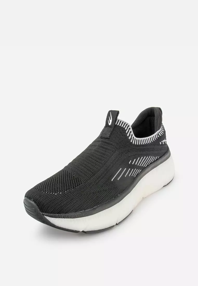 Black athleisure shoes 2025