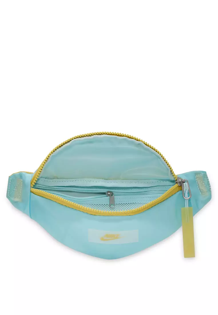 ★Nike★ Heritage Crossbody Bag Small 1L Hydranges Glacier B Nike Heritage Crossbody Bag 1L - hydrangeas/glacier blue