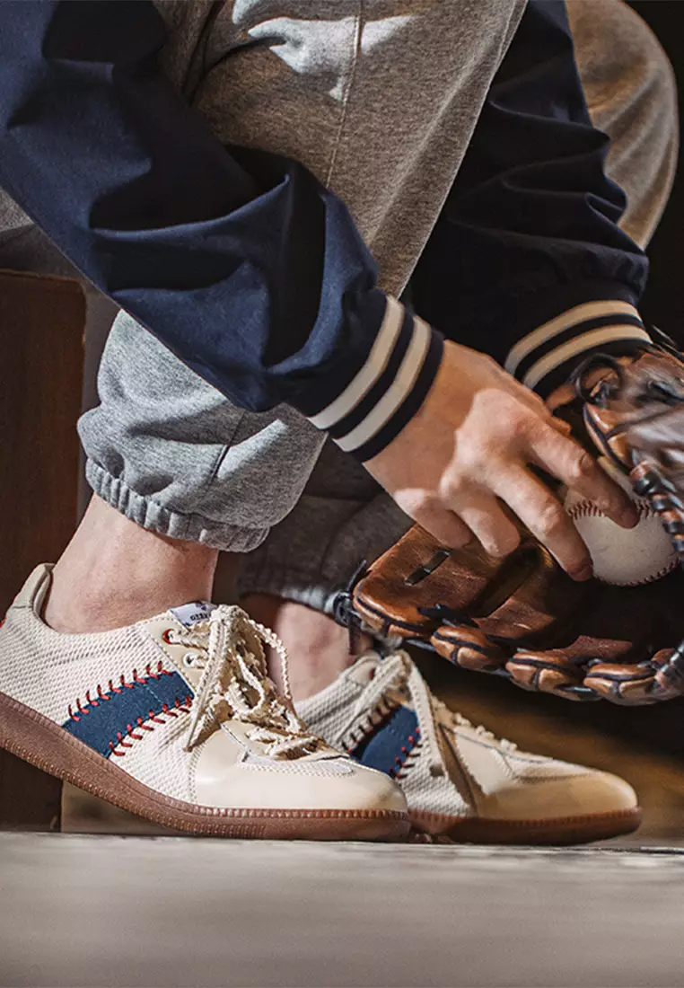 Vintage German Trainer CQ2301008