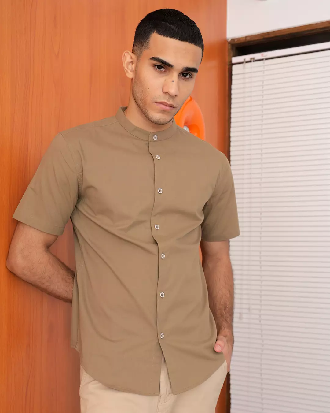 OXCON Kemeja collarless kerah koko Suede Kasual Pria Lengan Pendek Sand