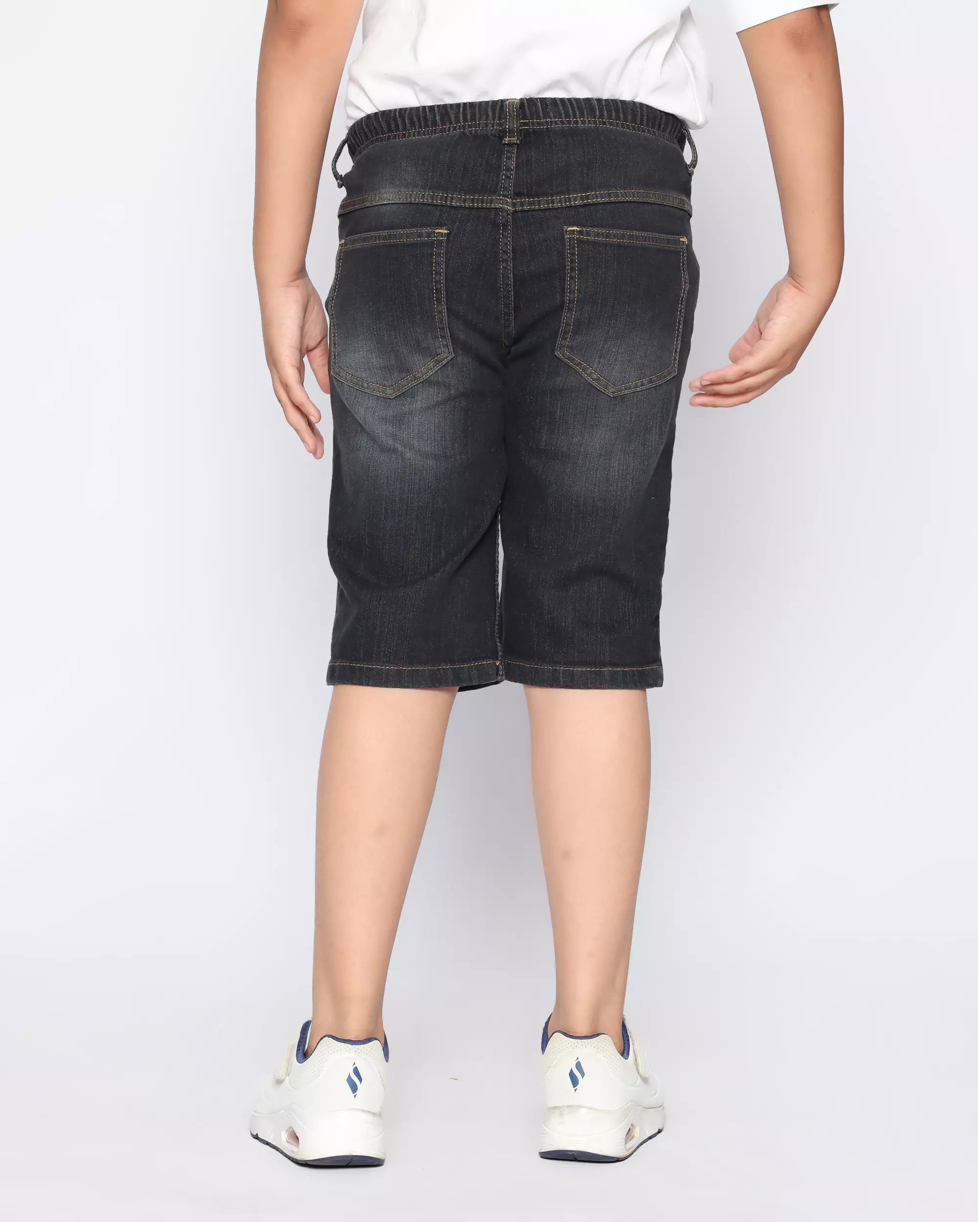 Celana Pendek Anak Laki Jeans Black With Model - FORTUNES
