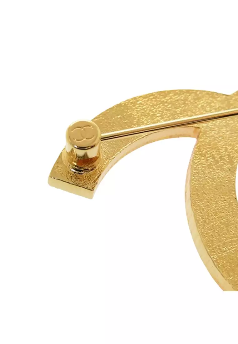 Pre-Loved Chanel Cc Gold Plated Enamel Bicolor Pin Brooch