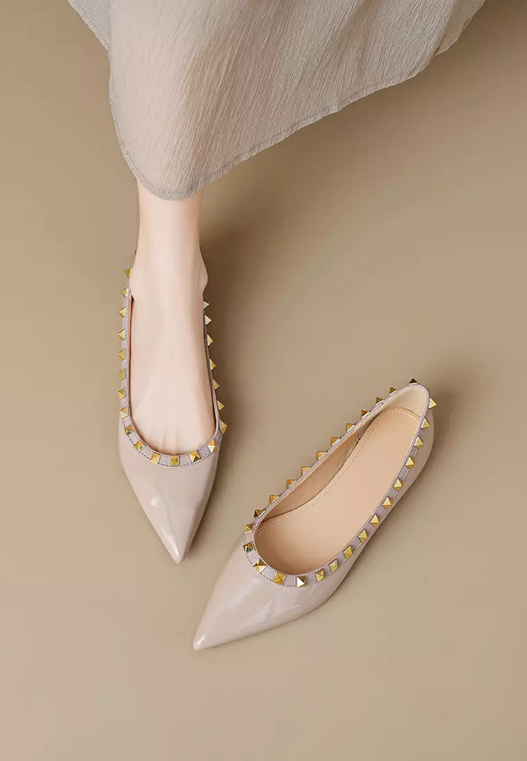 Pointed Rivets Microfiber Leather Flat Shoes WW2023-32