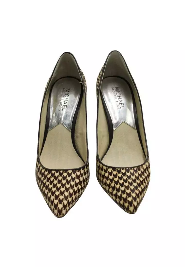 Michael kors 2025 heels brown