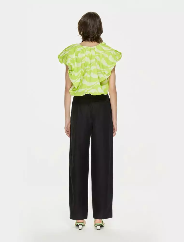 Eco-Friendly V-Neck Oversized Streetwear Sleeveless Top