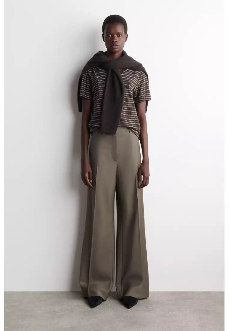 V-NECK LINEN T-SHIRT