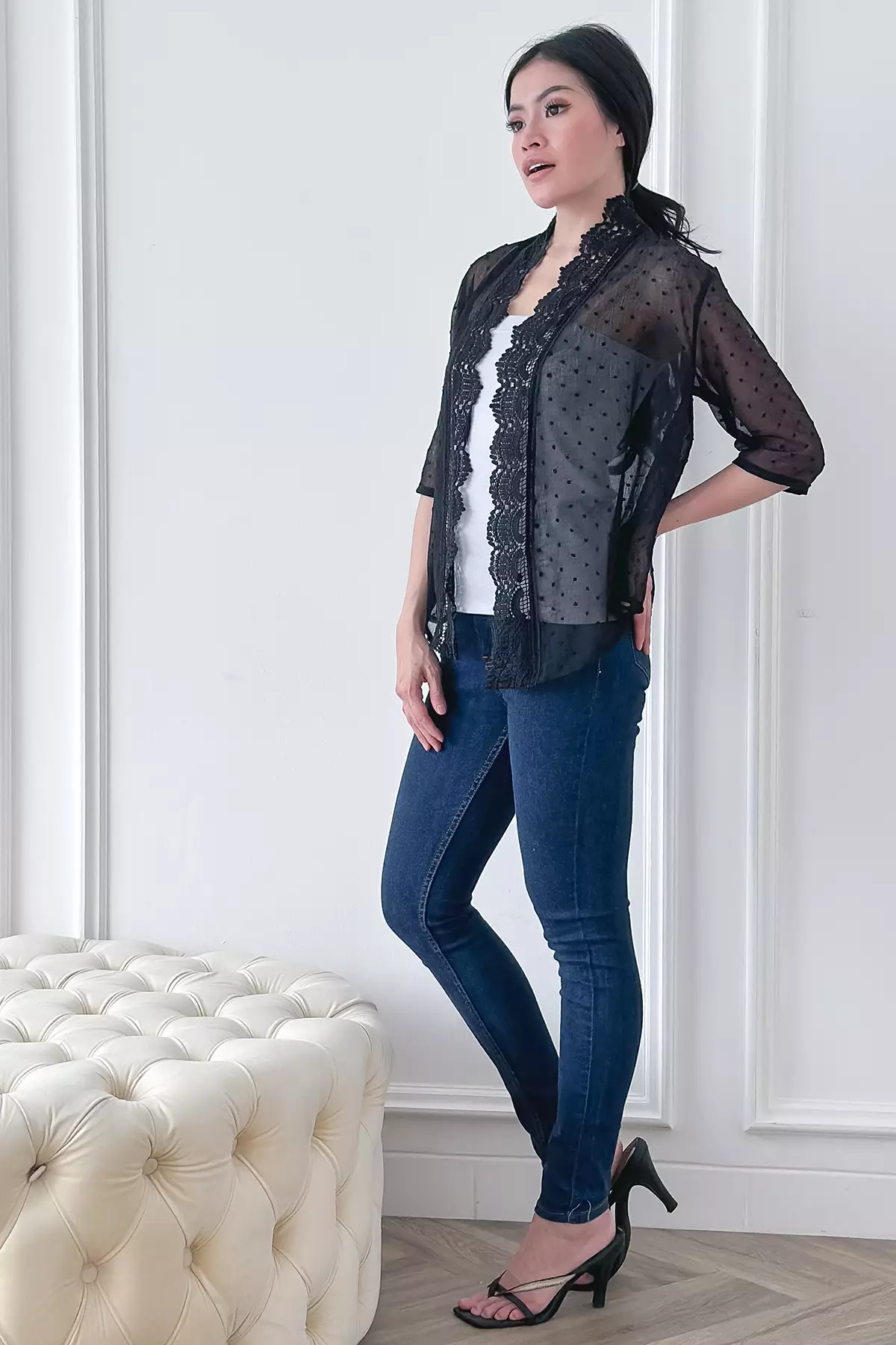 Hamiza Lace Outer Black Outer