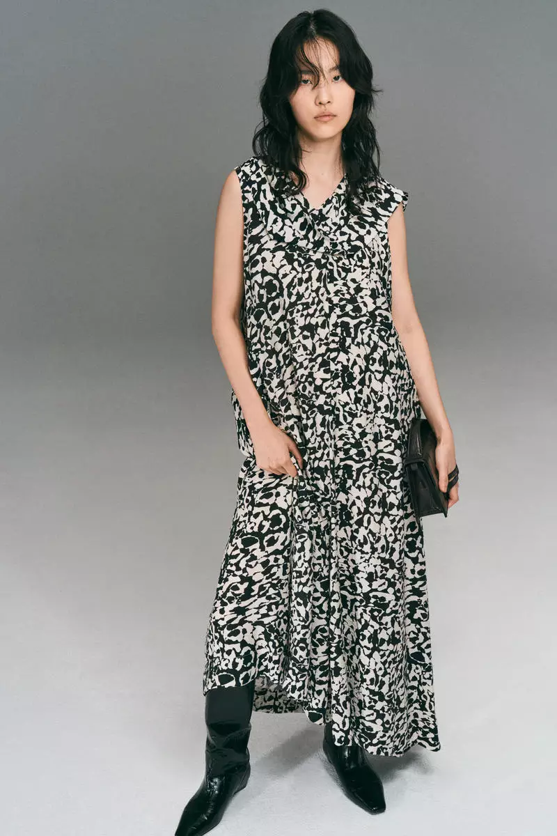 Scarf-collar dress