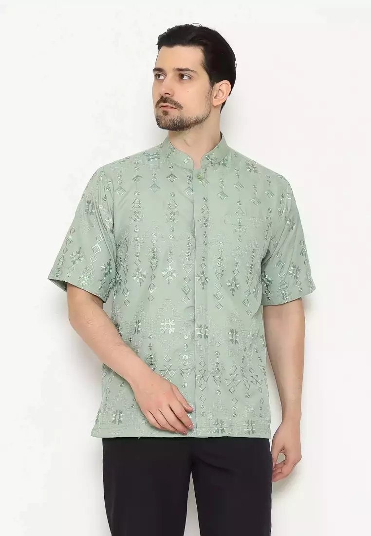Rinjanie Batik - Kemeja Bordir Katun Sage - Kemeja Lengan Pendek - Kemeja Bordir Motif Batik - Katun Bordir Series - KPBD - SG