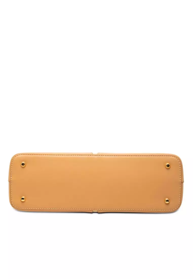 Pre-Loved Burberry Leather Shoulder Bag