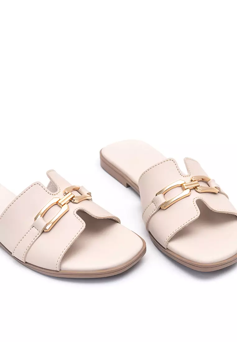 Lauren Flat Sandals in Beige