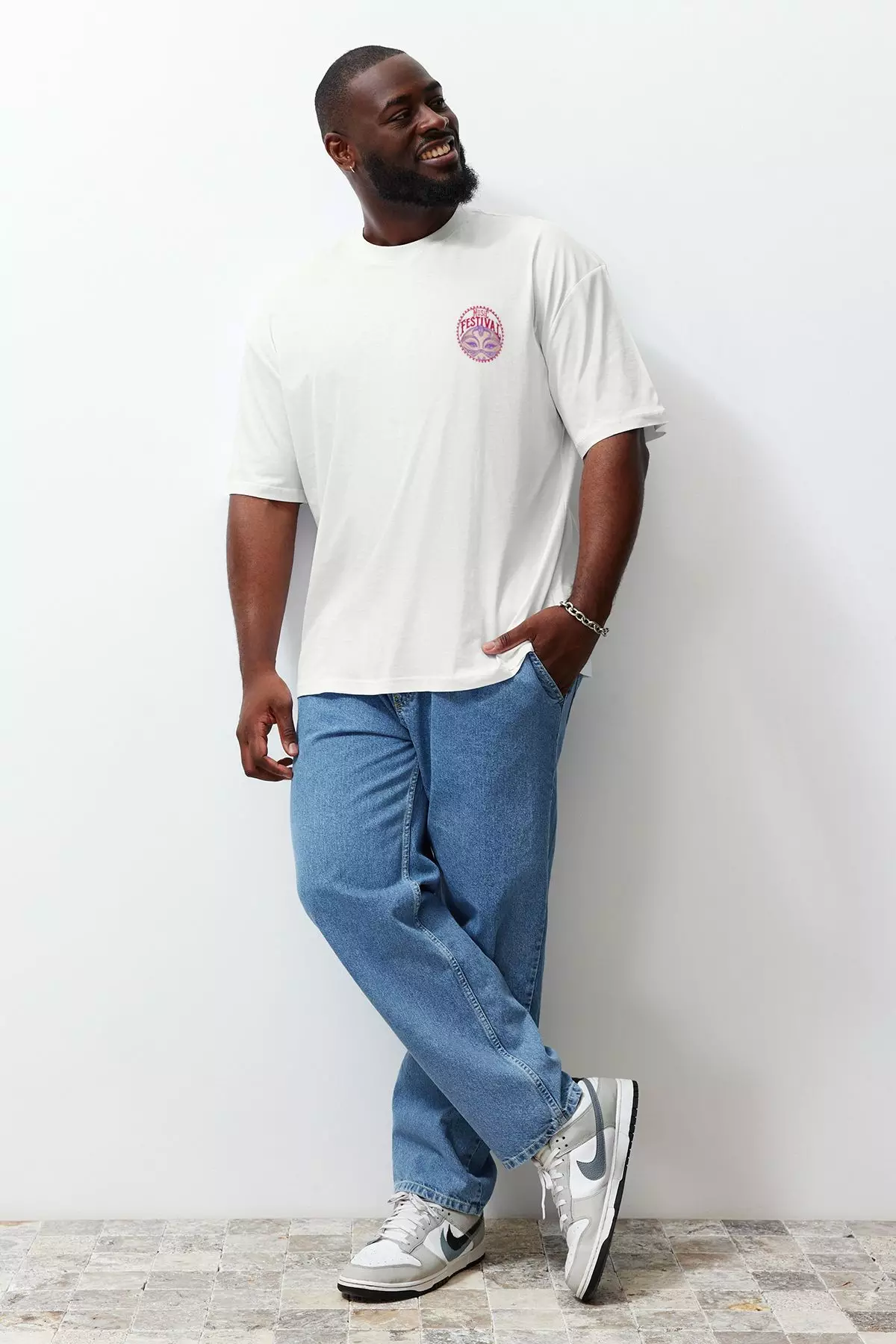 Oversize/Wide Cut Ethnic Back Print T-Shirt