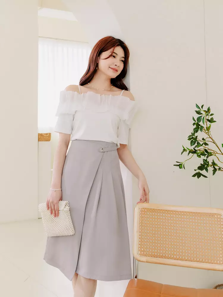 Solid Color Asymmetrical Panel Pleated Midi Skirt [CA2913]