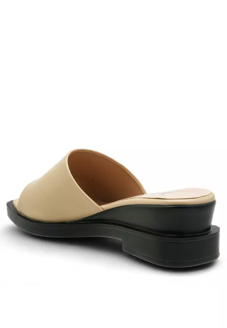 Women Slip On Casual Sandals - 240471253