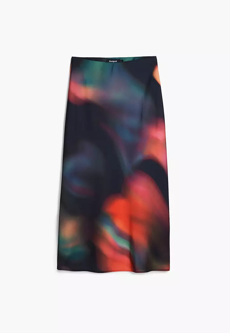 Long skirt with spots