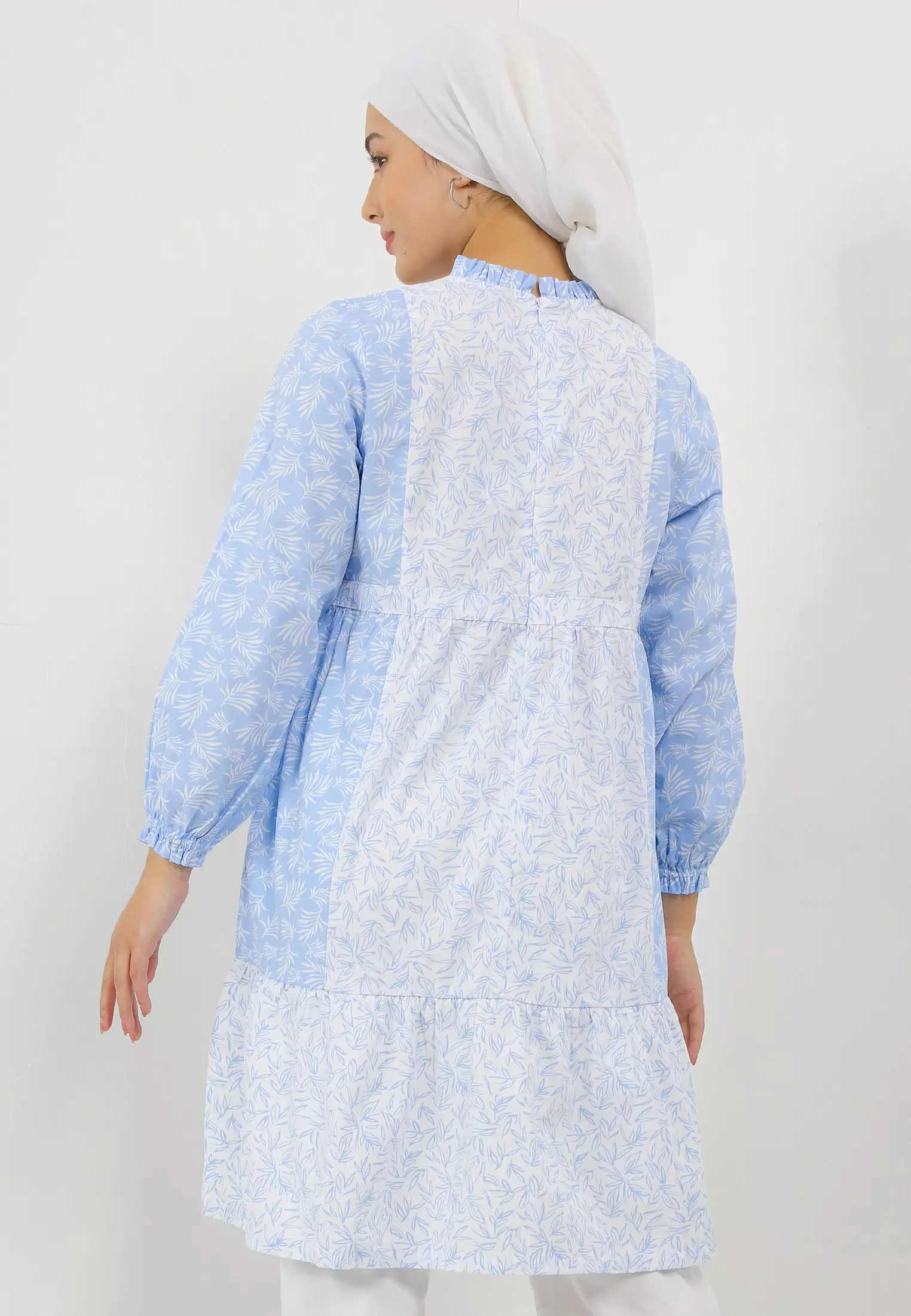 MFMW Amon Tunik Putih Motif Daun Biru