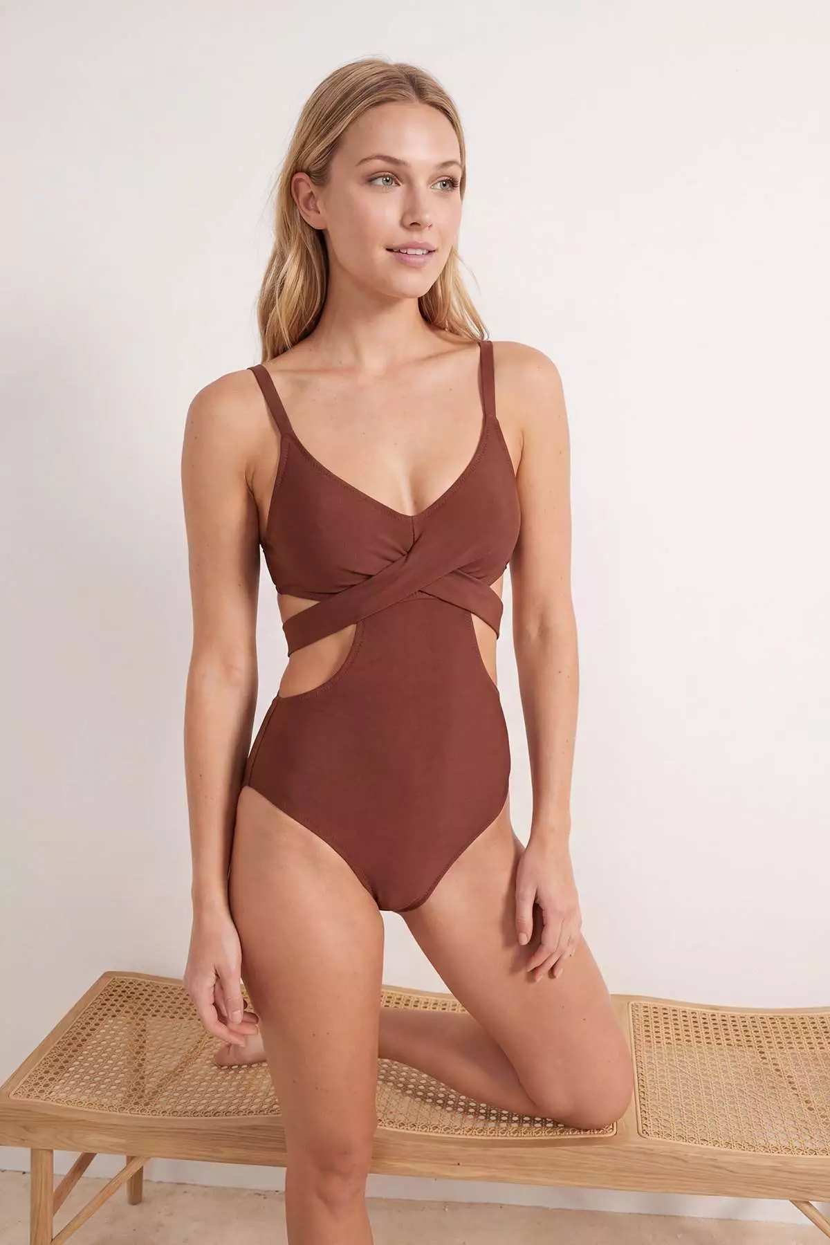 Brown Cut Out Detailed Covered Regular Mayokini Tbess26My2