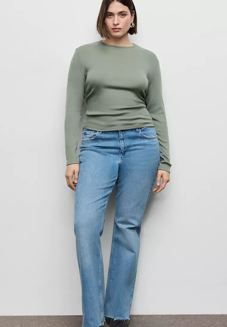 Ribbed Long-Sleeved T-Shirt