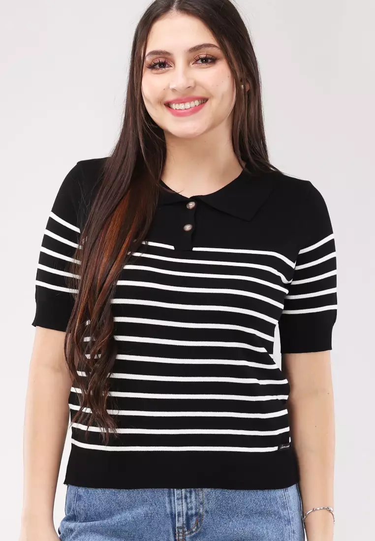 Knitted Short Sleeves Blouse