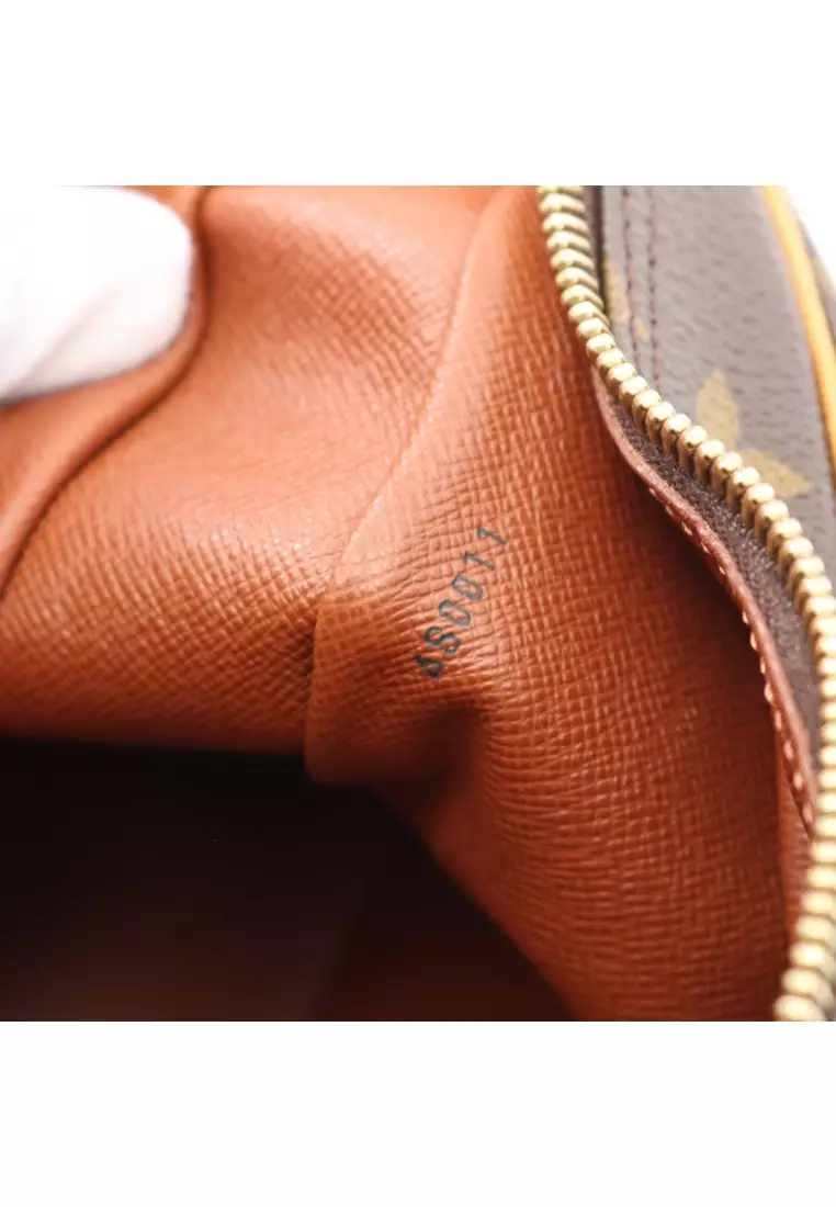 Pre-Loved Louis Vuitton Boulogne PM monogram Shoulder bag PVC leather Brown