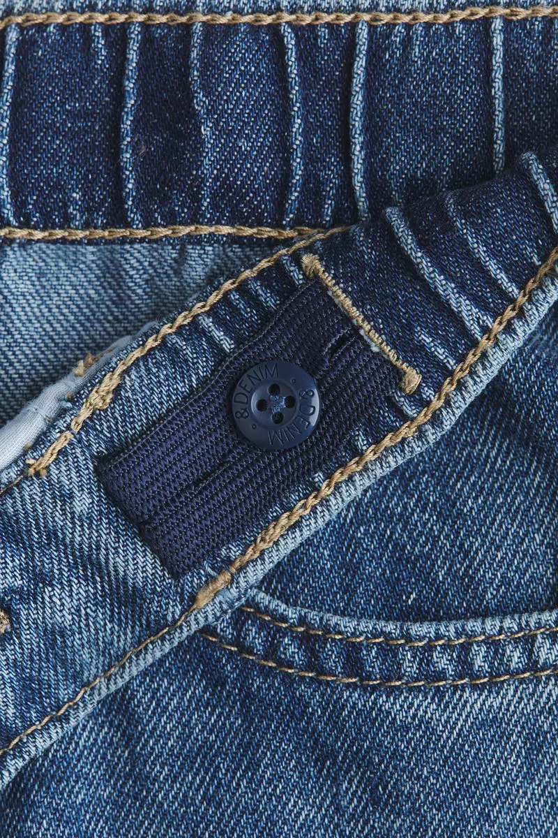 Relaxed Tapered Fit Jeans