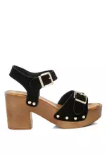 Hitam